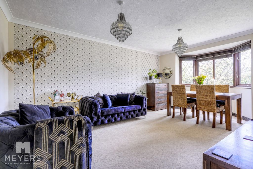 Property photo 2 of 26