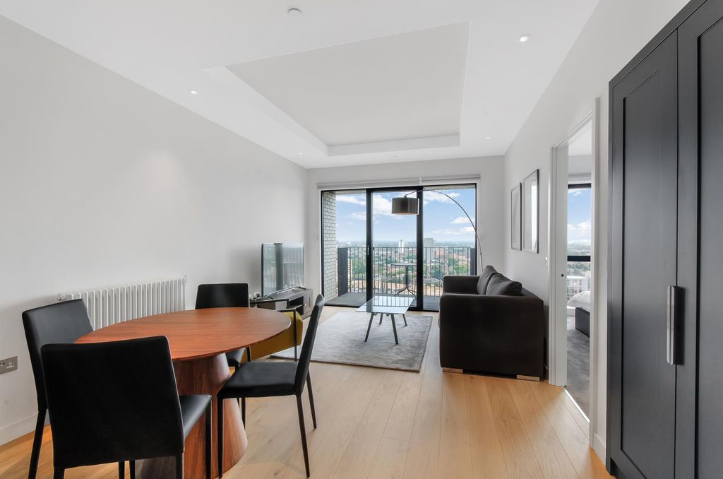 Property photo 3 of 8