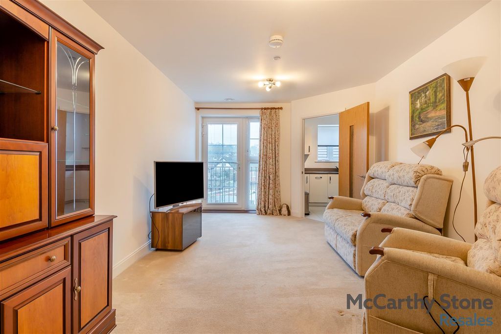 Property photo 2 of 29 8635811-Interior07.Jpg