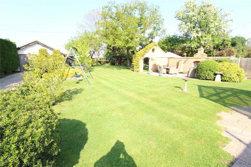 Property photo 3 of 38 Picture No. 17