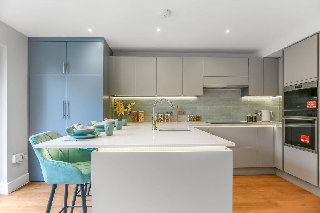 Property photo 3 of 35