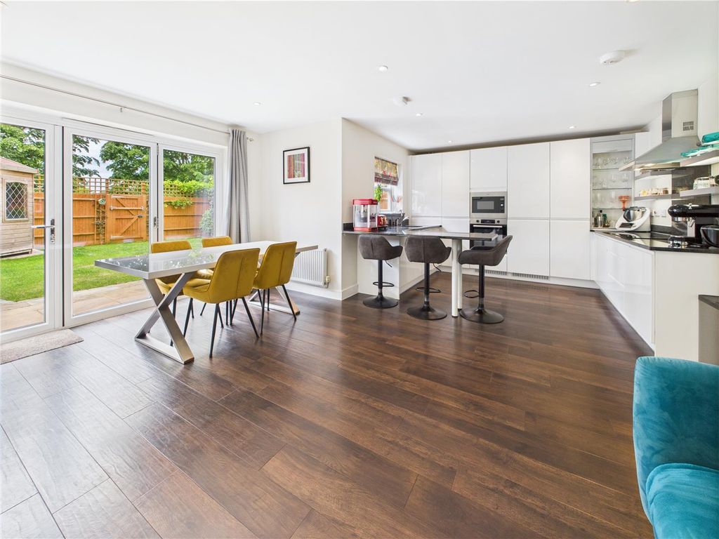 Property photo 3 of 32