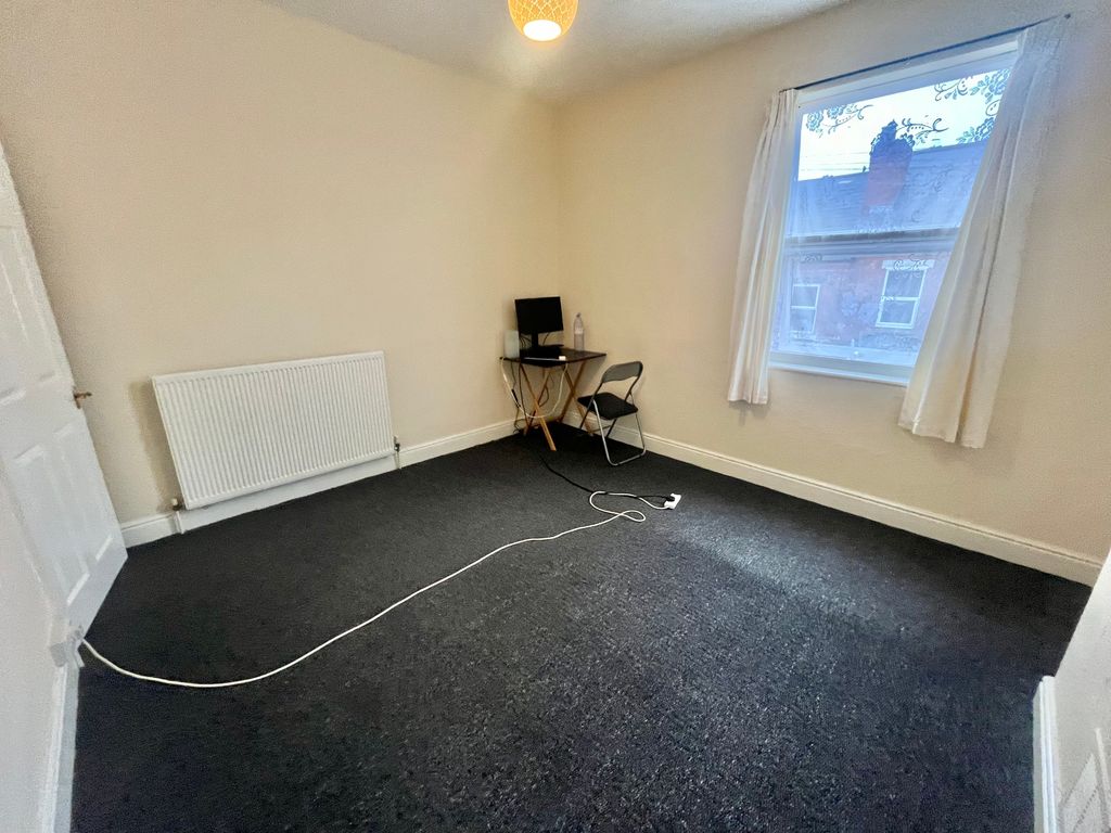 Property photo 3 of 10 Image