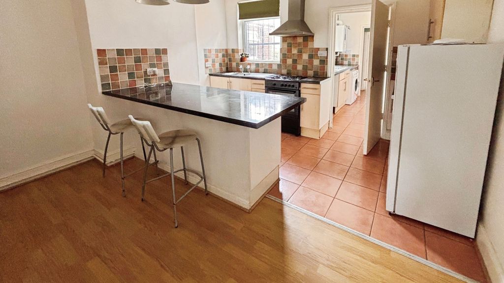 Property photo 3 of 10 3064839E-Kit