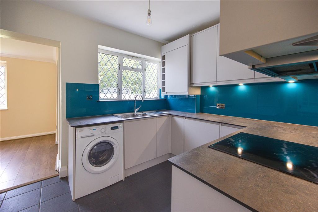 Property photo 3 of 16 Kitchen