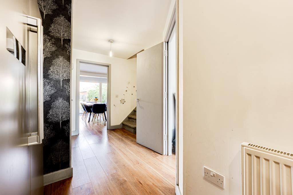 Property photo 2 of 28 5 Outfield Close, Great Oakley-6.Jpg