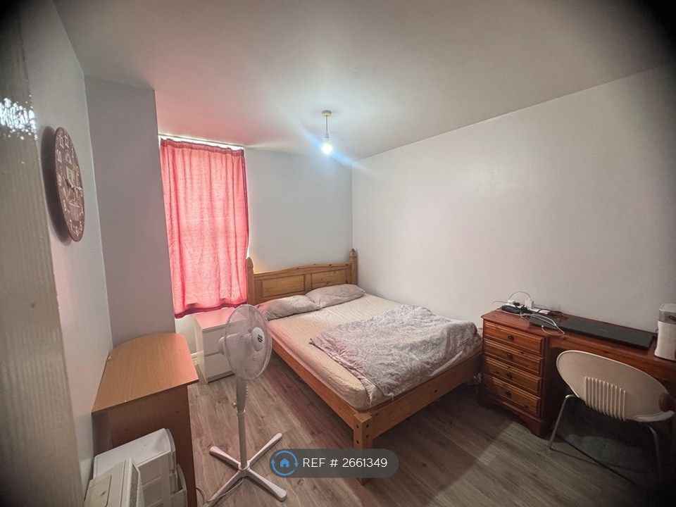 Property photo 3 of 5 Bedroom 1