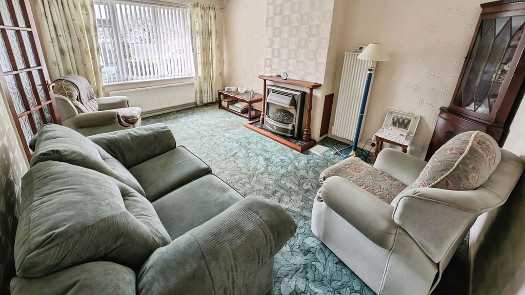 Property photo 2 of 16 Pbox-Img.Jpg