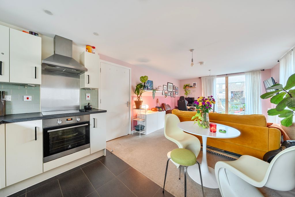 Property photo 3 of 12