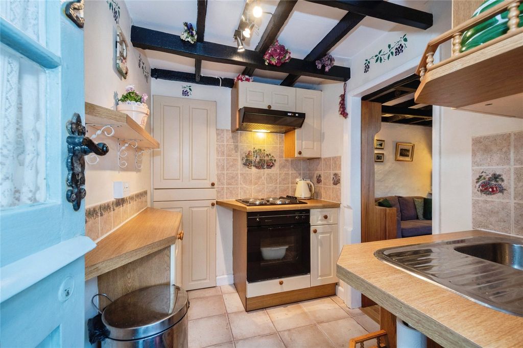 Property photo 3 of 15 Kitchen