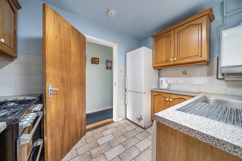 Property photo 3 of 20 Kitchen