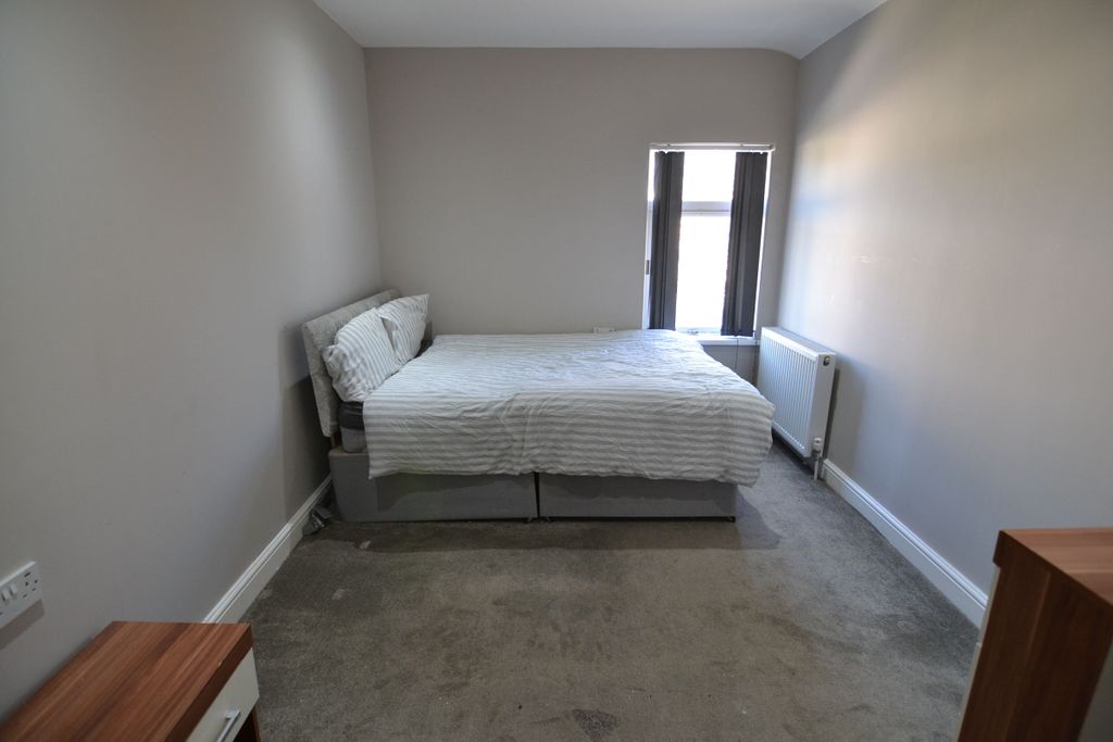 Property photo 2 of 3