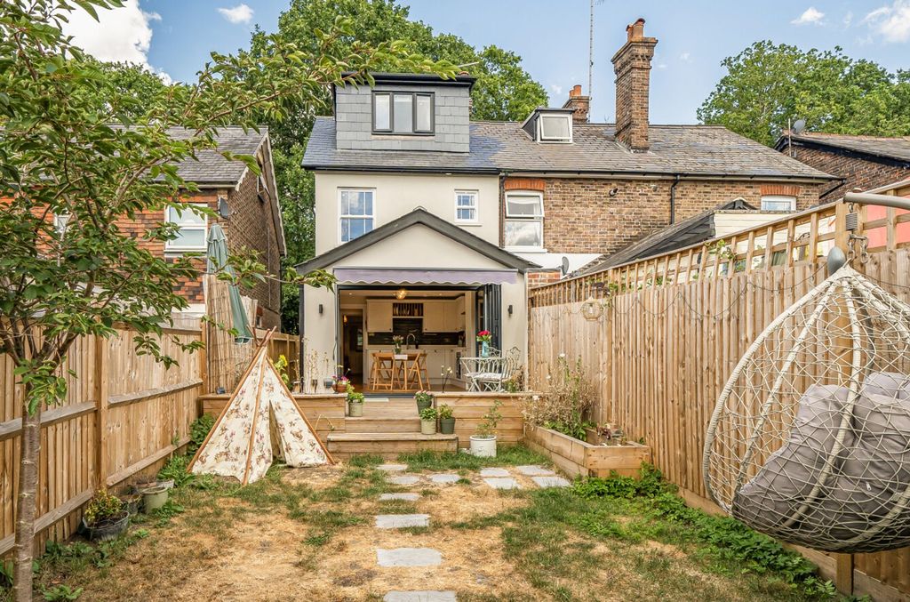 Property photo 2 of 31