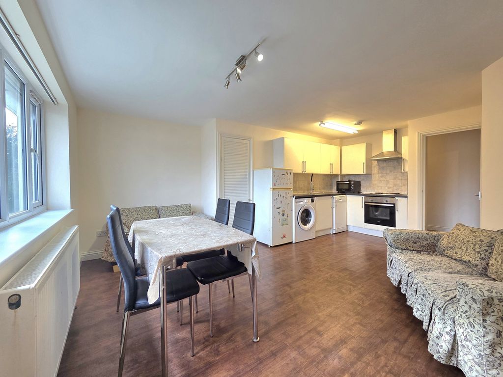 Property photo 2 of 6