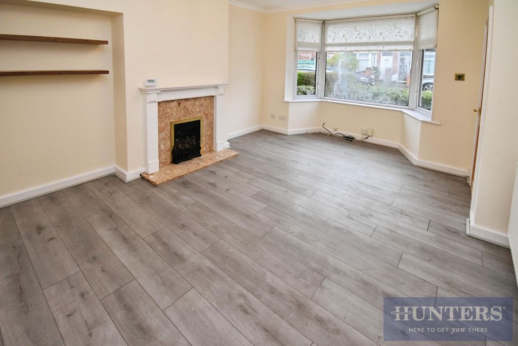 Property photo 2 of 10 Living Room