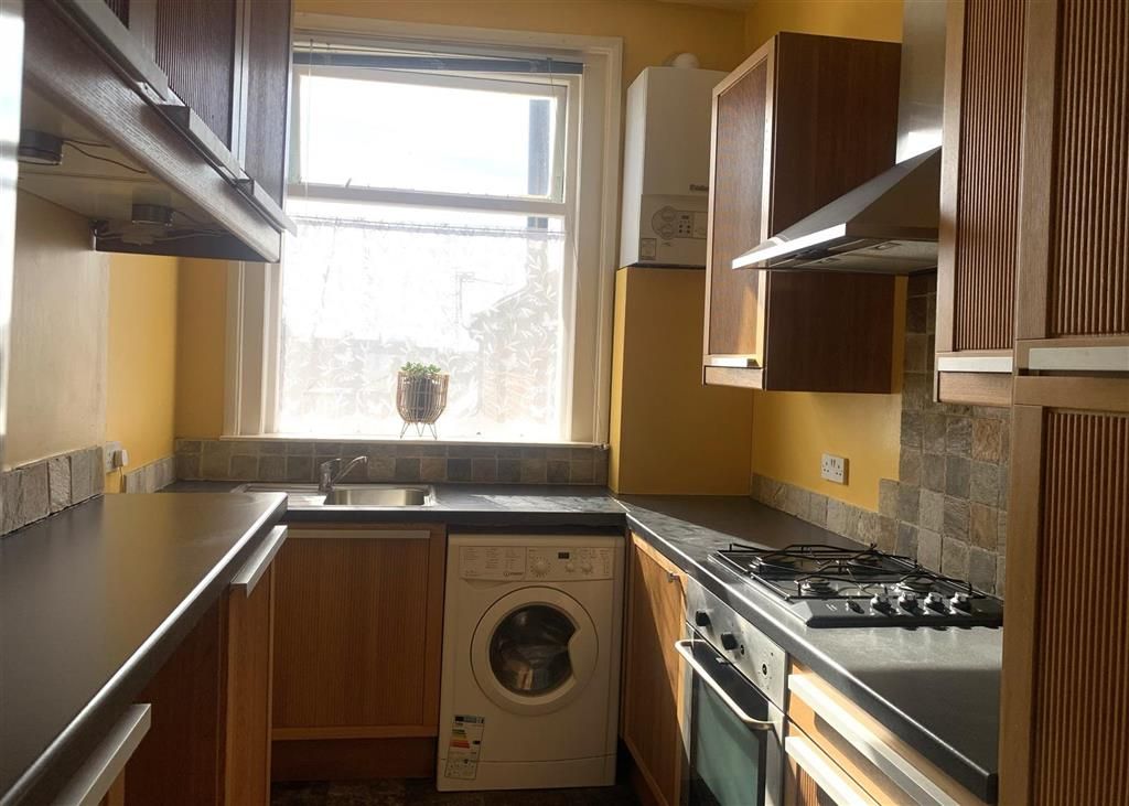 Property photo 2 of 8 Kitchen