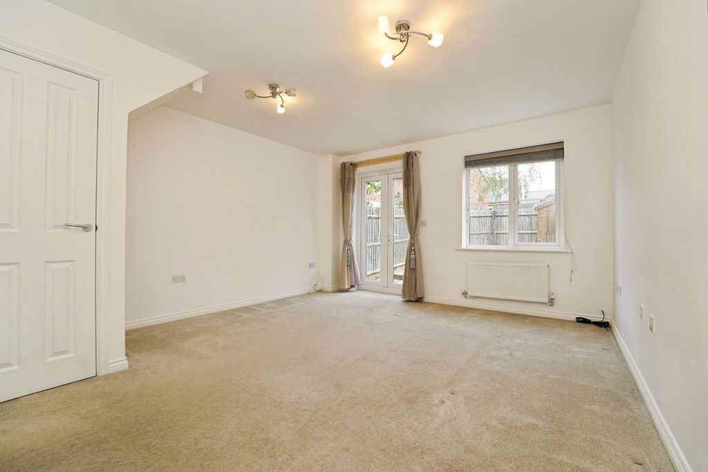 Property photo 2 of 10 Pbox-Img.Jpg