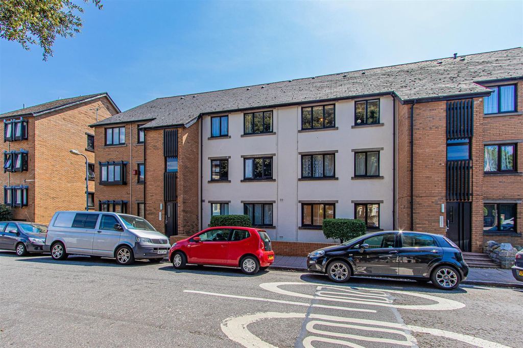 Property photo 1 of 7 Richmond Court Ext.Jpg