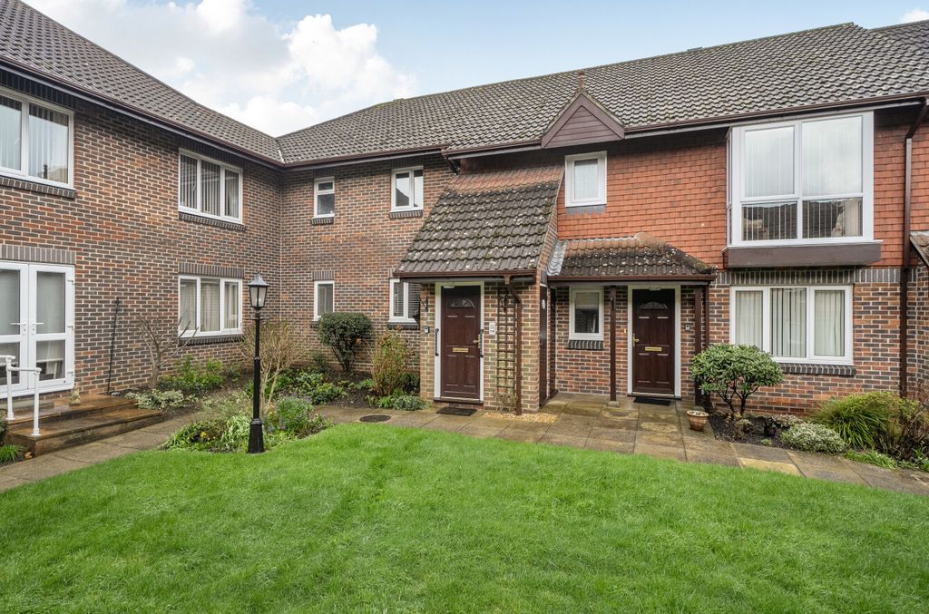 Property photo 1 of 13 1418637-5-69A1Cf1...