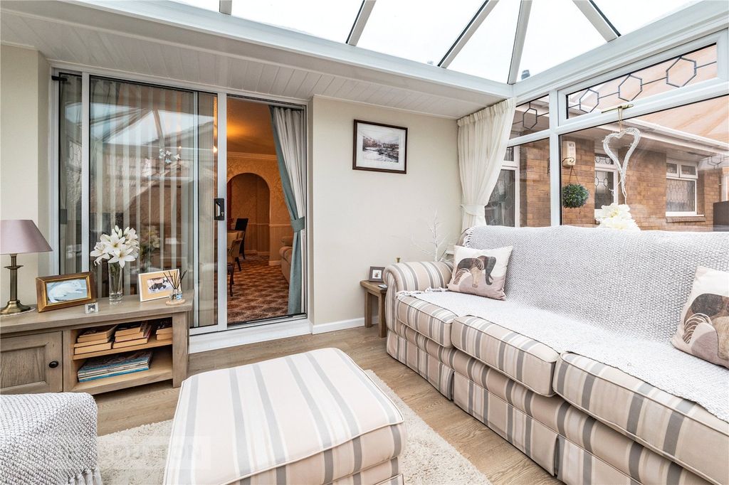 Property photo 3 of 31 Picture No. 12