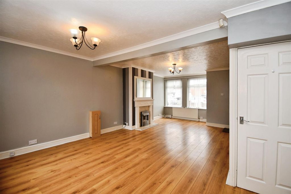 Property photo 2 of 16 6F296F81-U 20 2813 29.Jpg