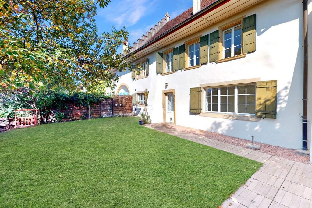 Property photo 2 of 12