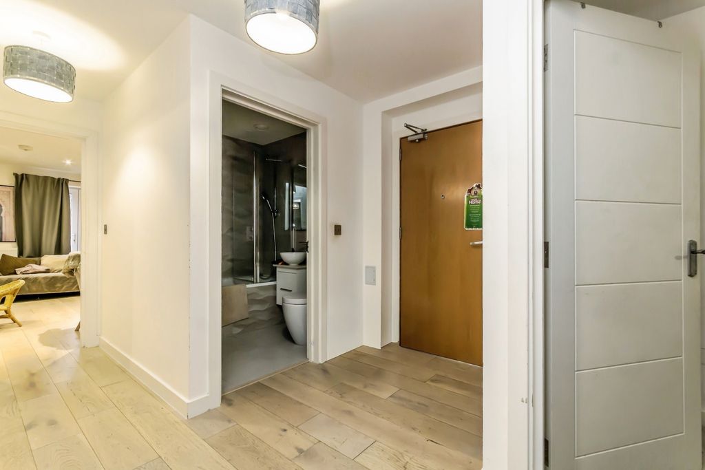 Property photo 2 of 15 Pbox-Img.Jpg