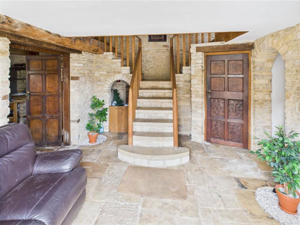 Property photo 3 of 18