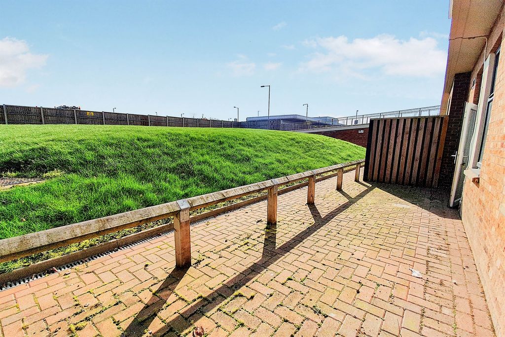 Property photo 3 of 8