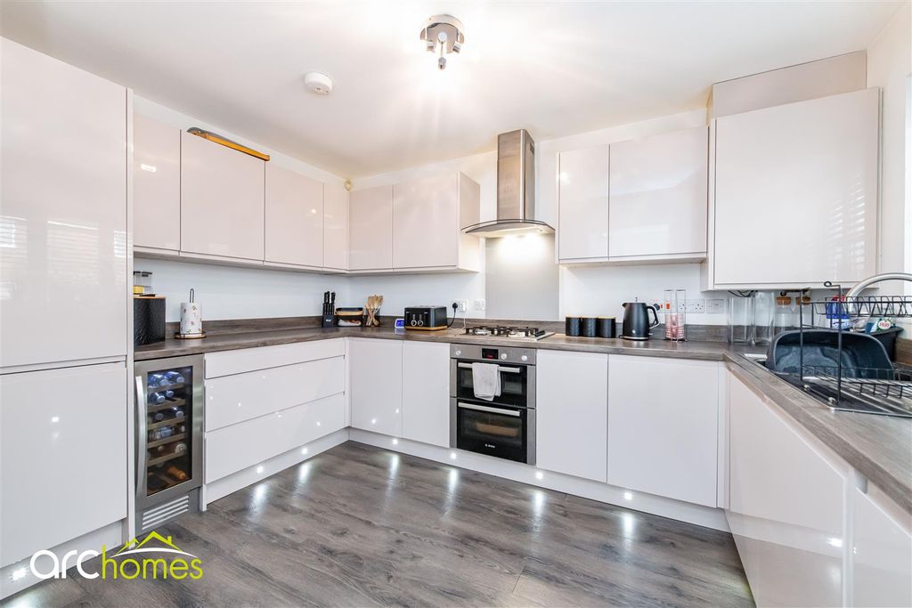 Property photo 3 of 31 Hazel-3.Jpg