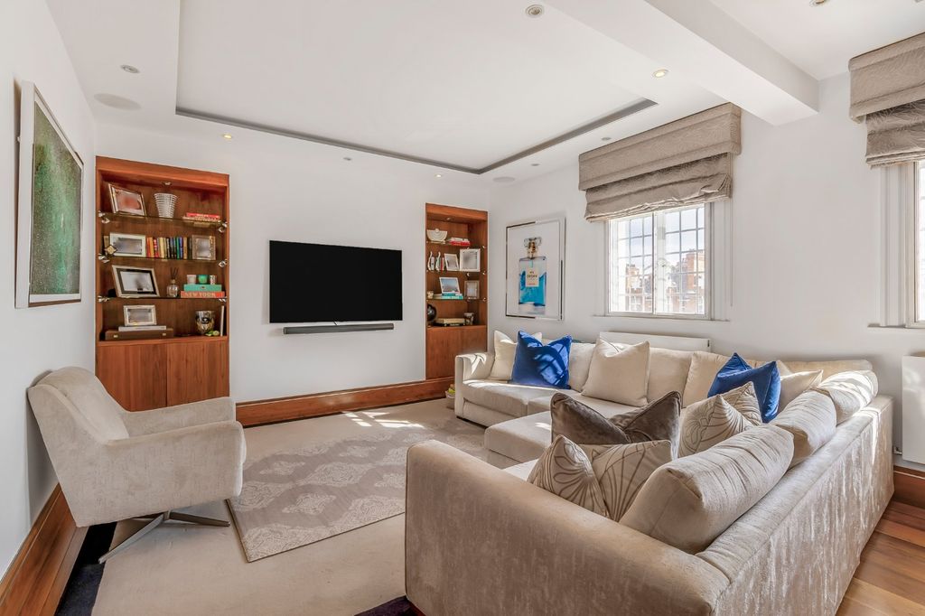 Property photo 2 of 17 Picture No. 12