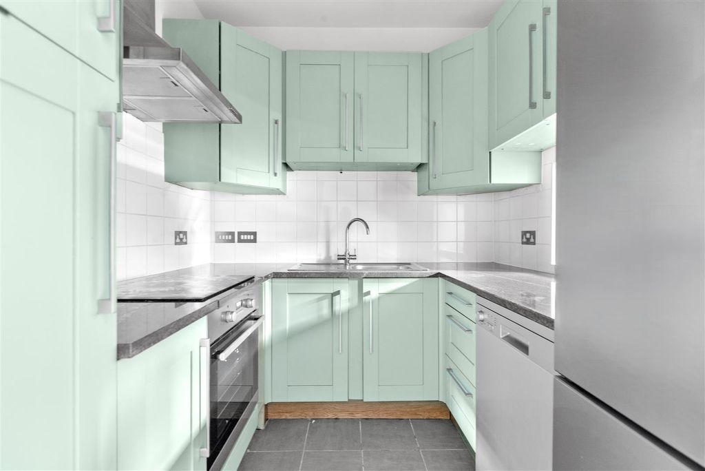 Property photo 3 of 12