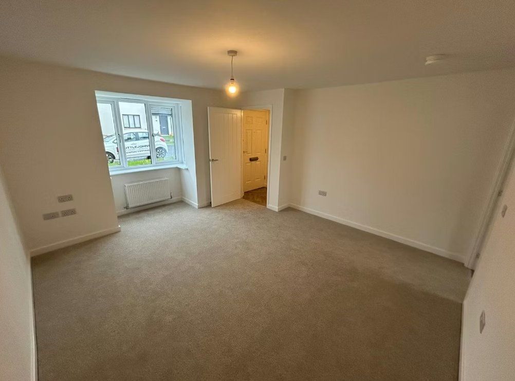 Property photo 2 of 12 Picture No. 11