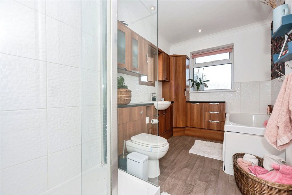 Property photo 2 of 24 Picture No. 31