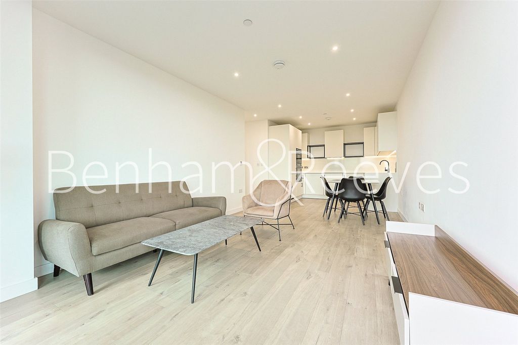 Property photo 1 of 18 Picture No. 02