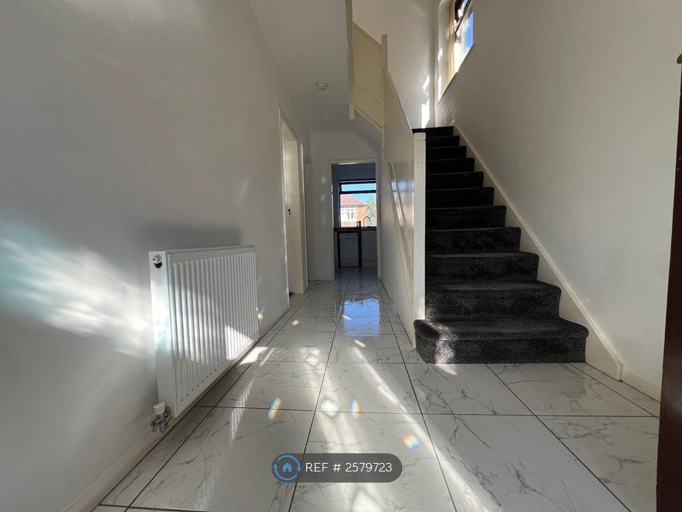 Property photo 3 of 12 Hallway