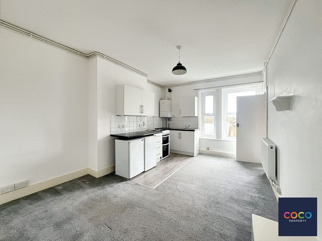 Property photo 2 of 9 Open Plan