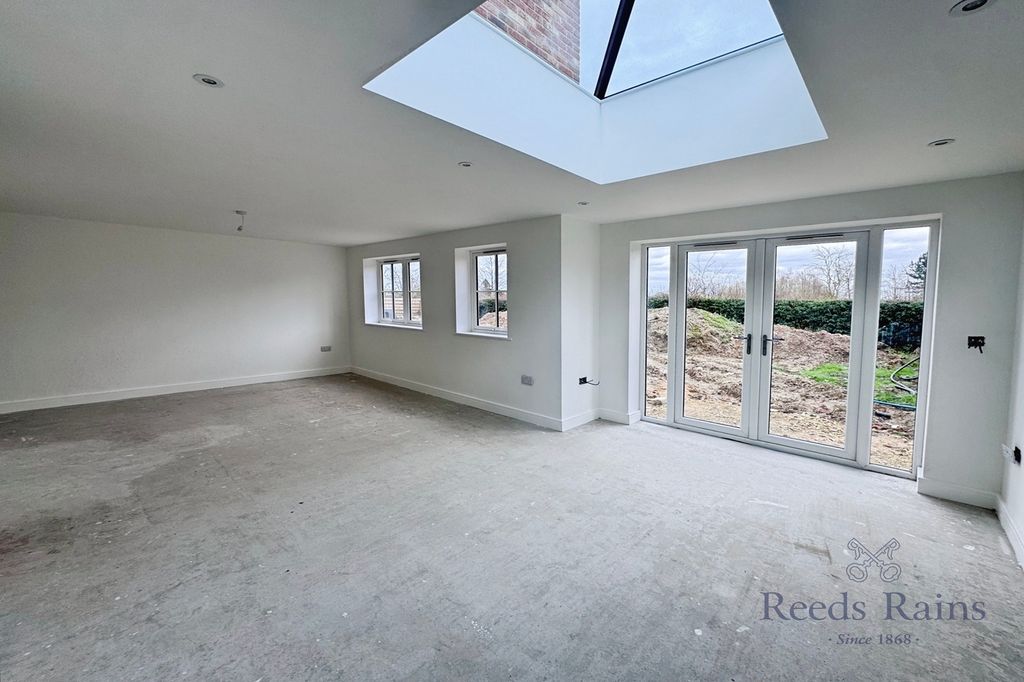 Property photo 2 of 16 Living Dining