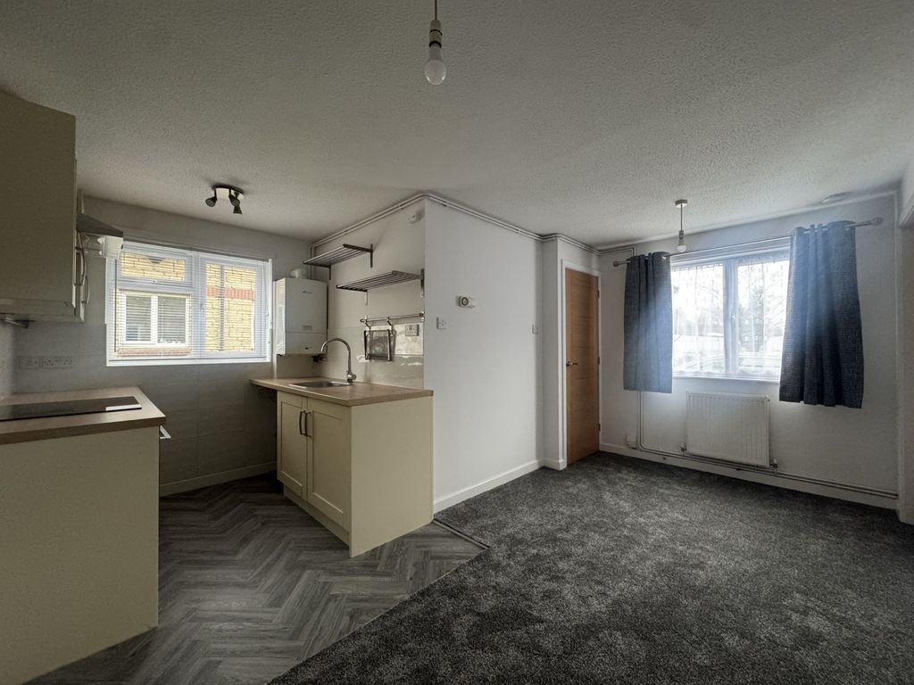 Property photo 3 of 8 Img_2430