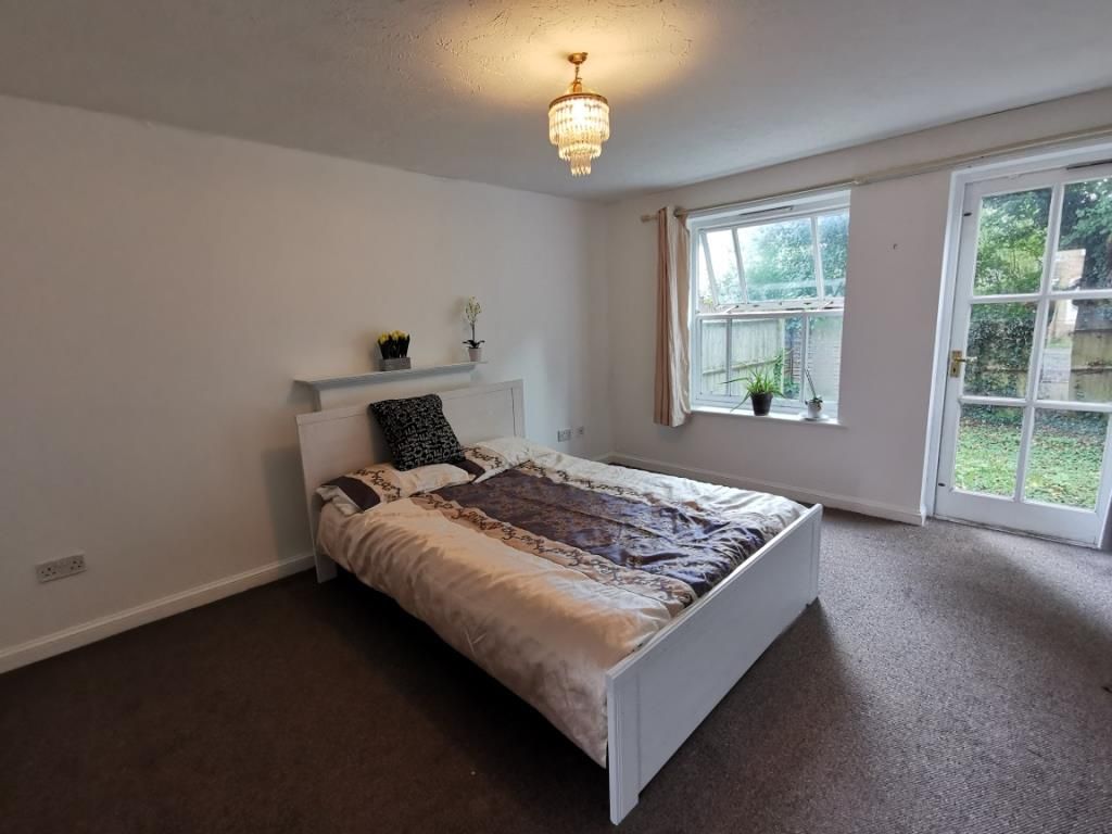 Property photo 3 of 6 Bedroom