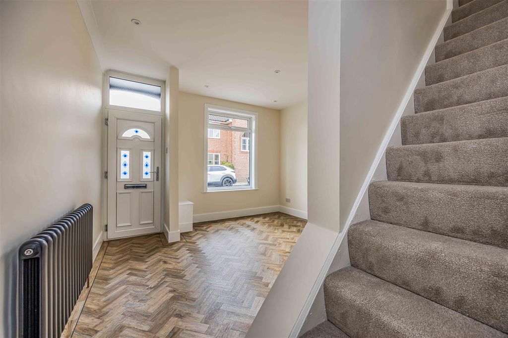 Property photo 3 of 25 Methuen Road, Southsea-Small-Porticomarketing-Nexa