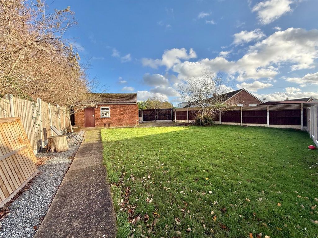 Property photo 2 of 13 Garden.Jpg