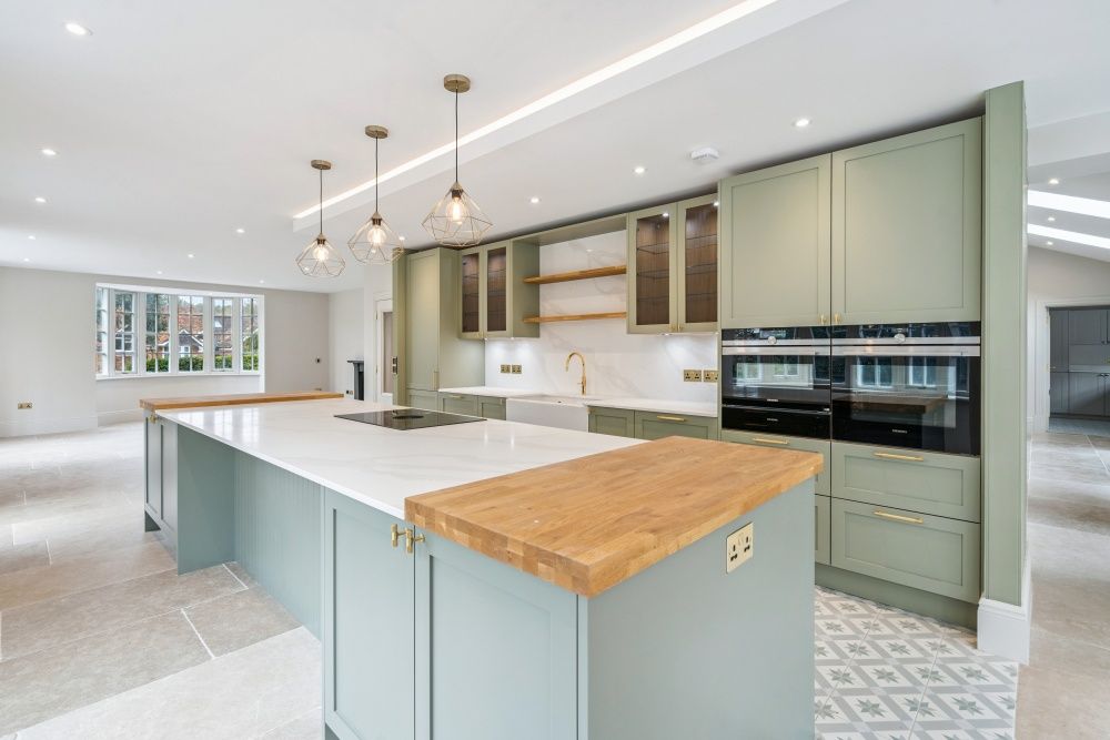 Property photo 2 of 28