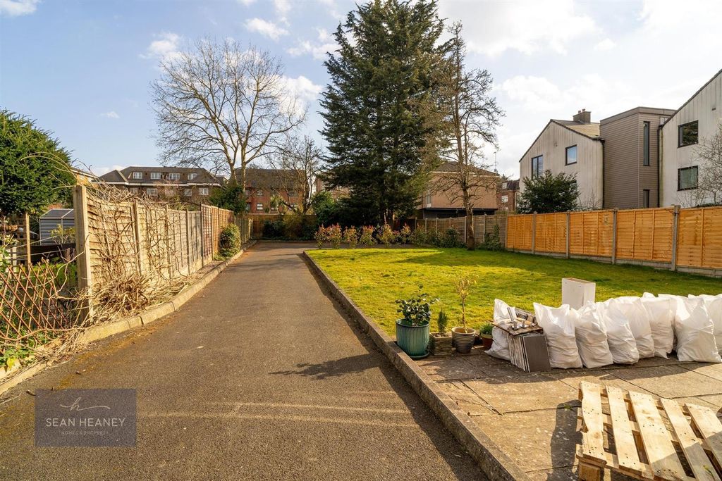 Property photo 3 of 9