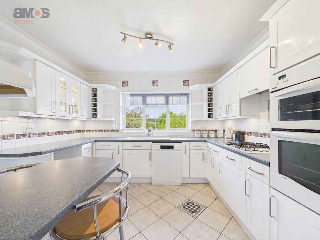 Property photo 2 of 20 3999475