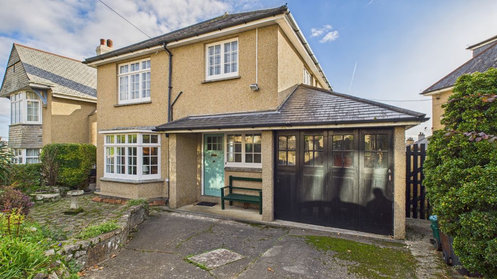 Property photo 1 of 21 3 Bedroom Detached House For Sale