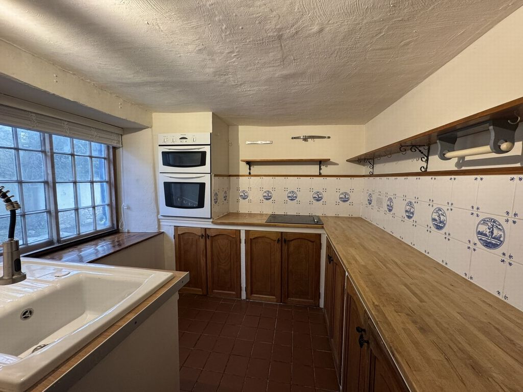 Property photo 3 of 14 Photo 4