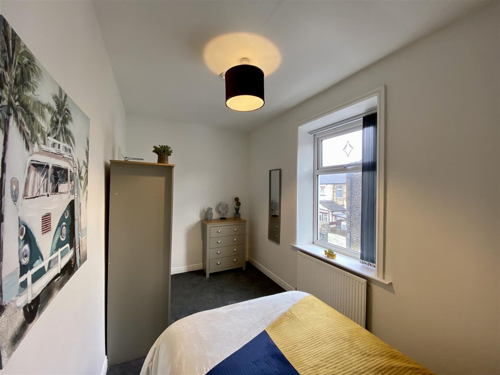 Property photo 3 of 11 Bedroom 3