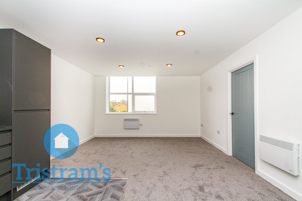 Property photo 3 of 12 Img_1938