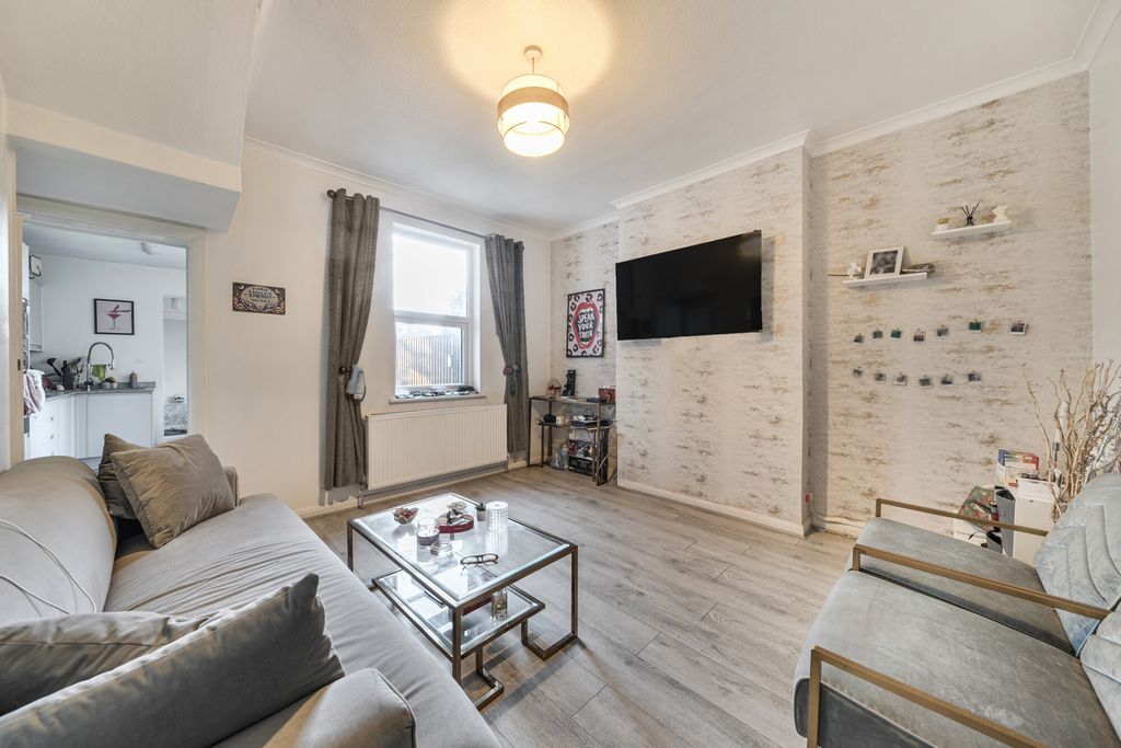 Property photo 2 of 11 1383135-18-6926Ec...